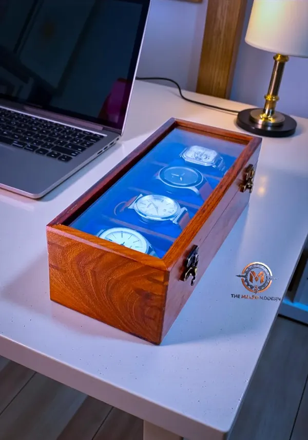 Wooden_Watch_Box_With_Glass_Lid