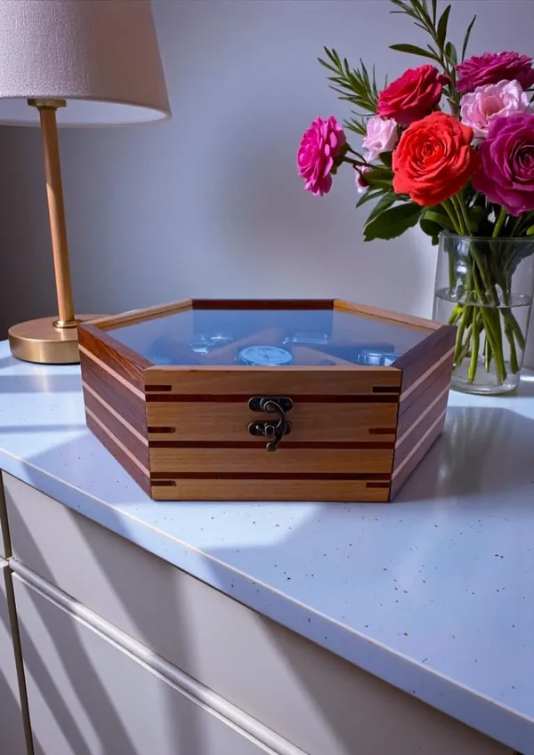 Wooden_Watch_Box_With_7_Compartments