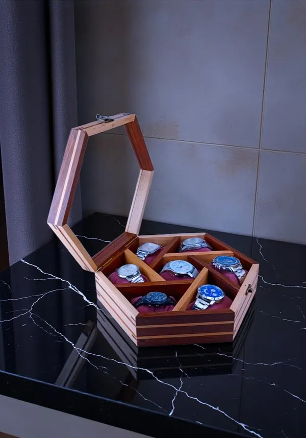 Wooden_Watch_Box_With_7_Compartments