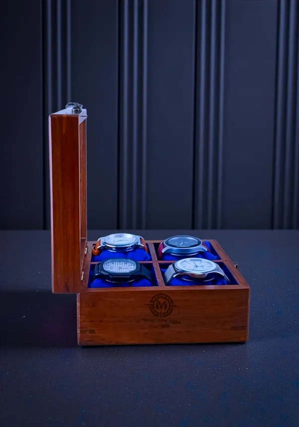 Wooden_Watch_Box_With_Glass_Top