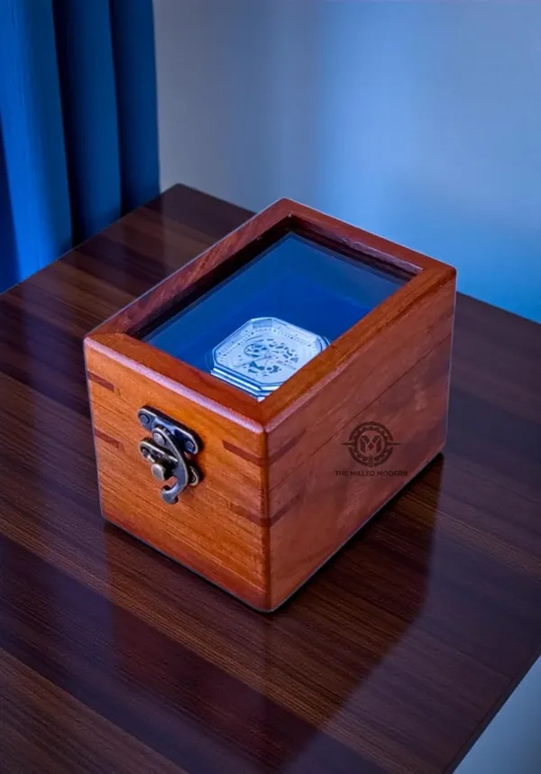 Wooden_Watch_Box_With_Glass_Window