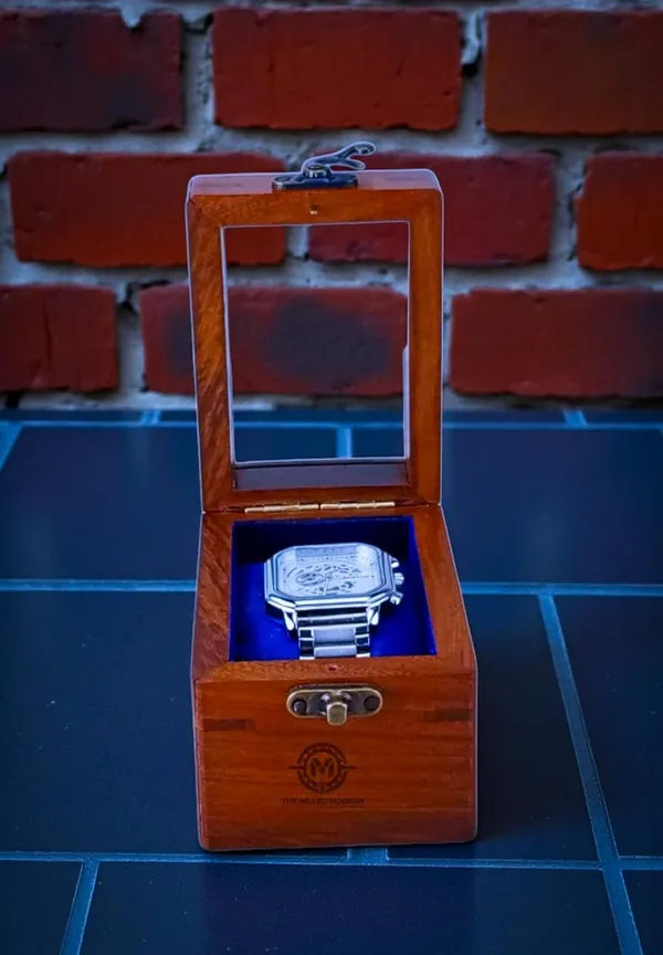 Wooden_Watch_Box_With_Glass_Window