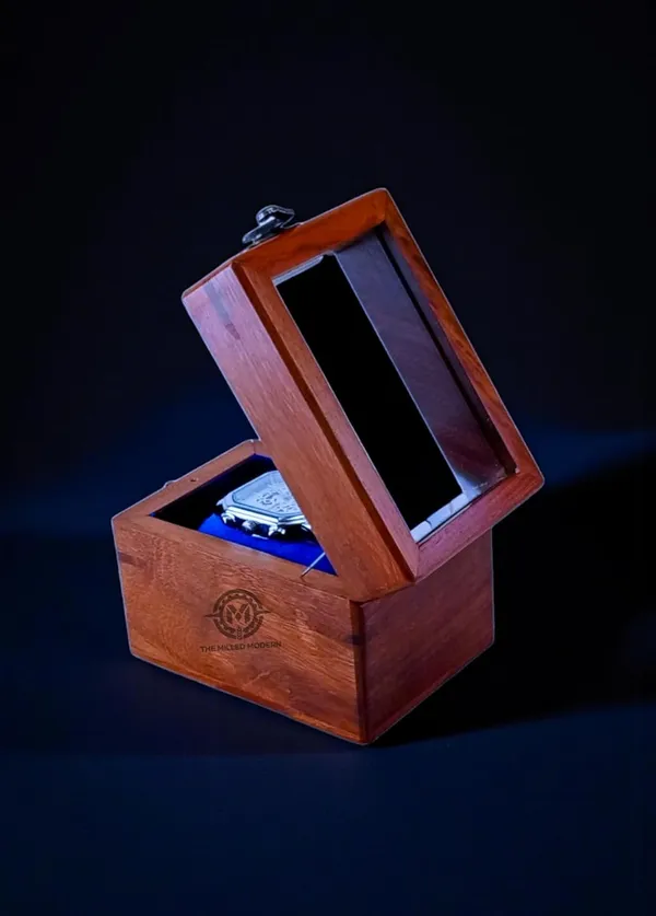 Wooden_Watch_Box_With_Glass_Window