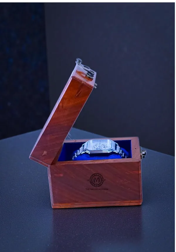 Wooden_Watch_Box_With_Glass_Window