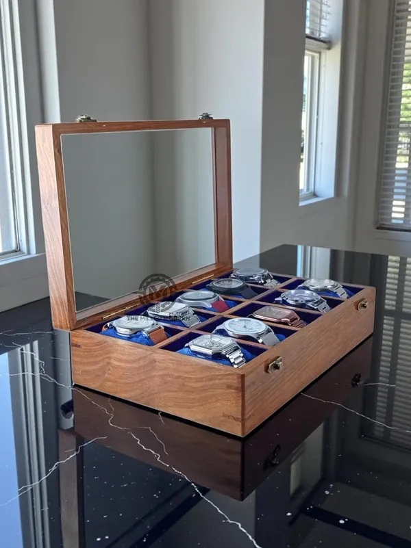 Wooden_Watch_Box_With_Glass_Display