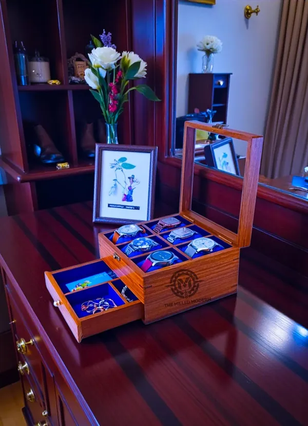 Wooden_Watch_Display_Box_With_Glass_Top