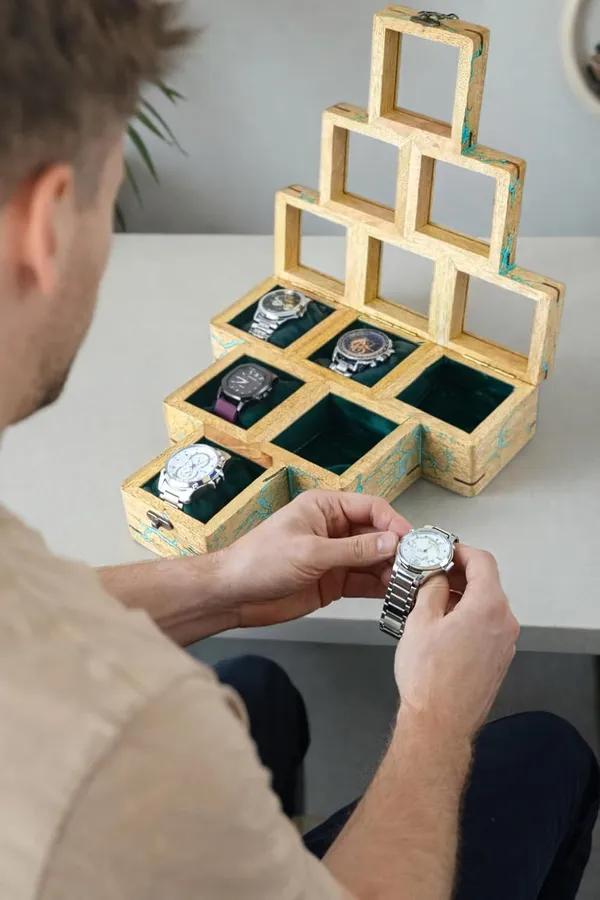 Wooden_Watch_Box_With_Glass_Top