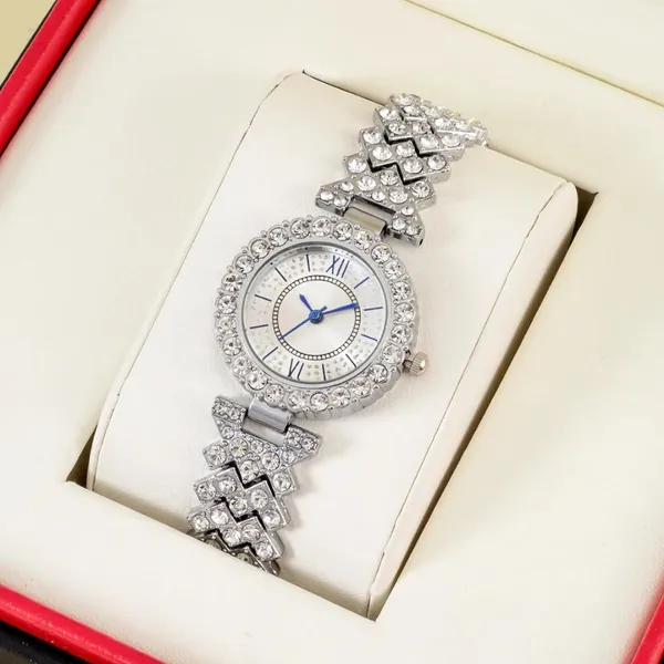 Silver_Alloy_Steel_Premium_Analog_Watch_For_Women