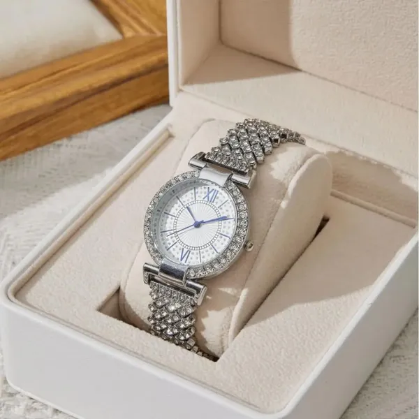 Silver_Alloy_Steel_Premium_Analog_Watch_For_Women