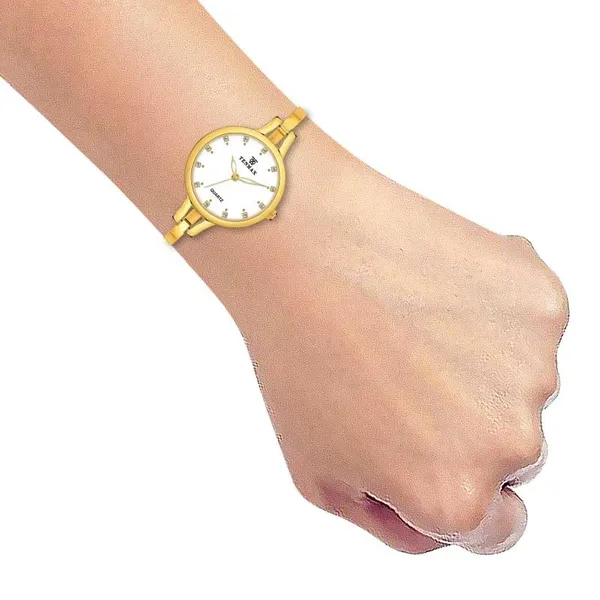 Aura_Bangle_Quartz_S1009_Black_Dial_Gold_Metal_Strap_Analog_Watch_For_Women_White