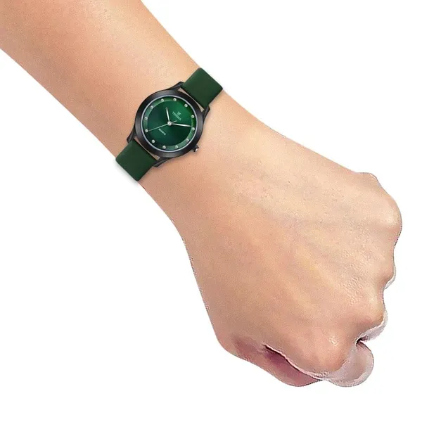 Steeluxe_Quartz_Analog_T606