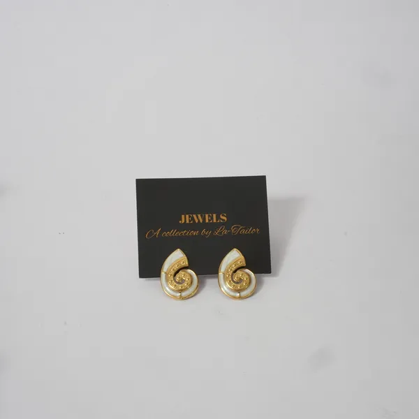 Golden_Nautilus_Shell_Stud_Earrings