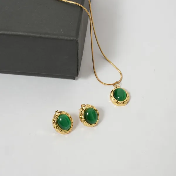 Elegant_Green_Stone_Gold-Plated_Pendant_Necklace_and_Earrings_Set