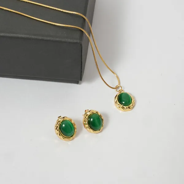 Elegant_Green_Stone_Gold-Plated_Pendant_Necklace_and_Earrings_Set