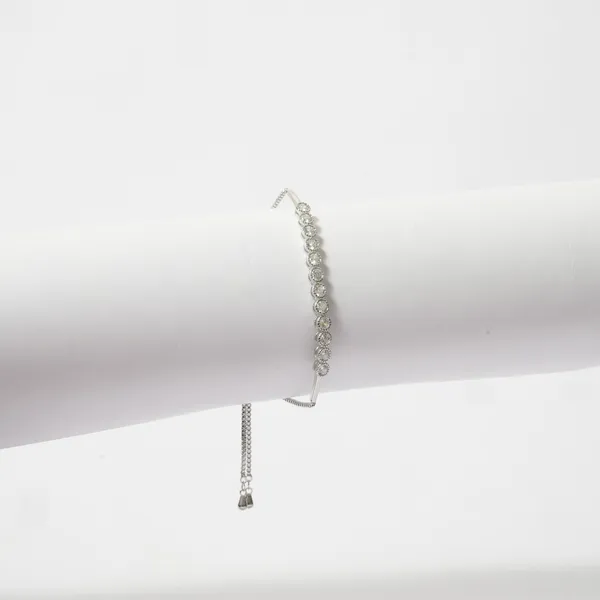Adjustable_Crystal_Bracelet_with_Elegant_Bezel_Setting