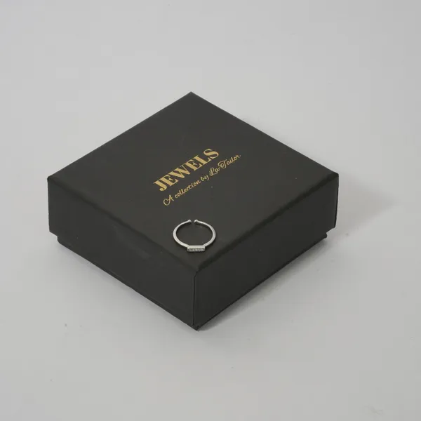 Delicate_Gold_Triangle_Adjustable_Ring