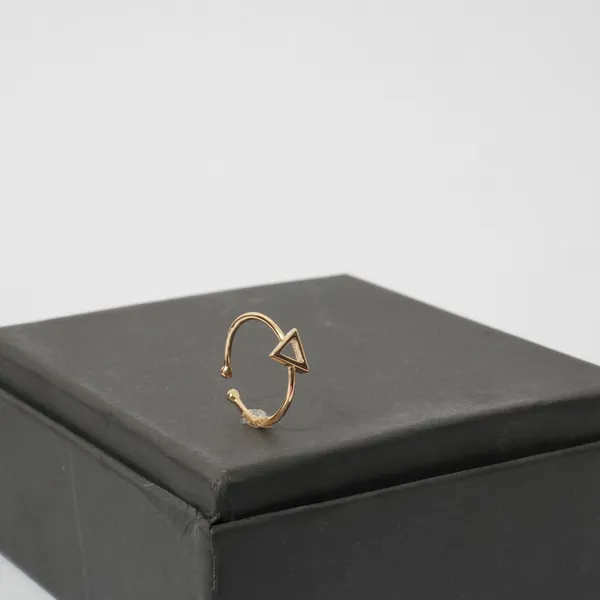 Delicate_Gold_Triangle_Adjustable_Ring