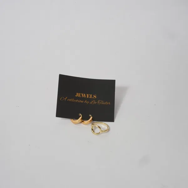 Gold-Toned_Circle_Ring_&_Hoop_Earrings_Combo_Set