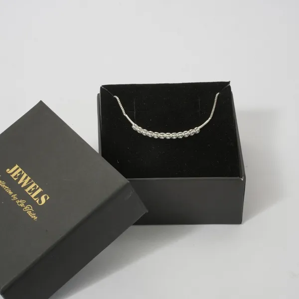 Adjustable_Crystal_Bracelet_with_Elegant_Bezel_Setting