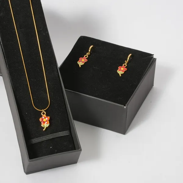 Charming_Red_Flower_Pendant_Necklace_and_Earring_Set
