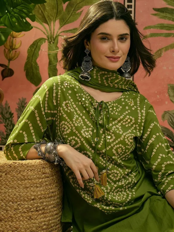 Mehandi_Green_Bandhani_Print_Kurta_Set_With_Dupatta_For_Women_And_Girls