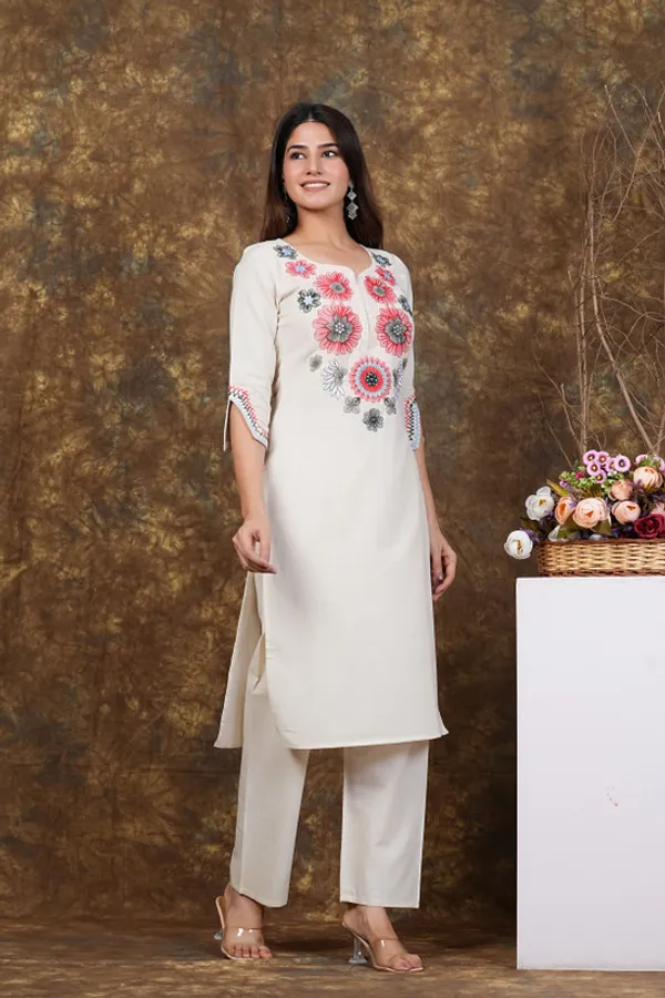Floral_Embroidered_Cotton_Kurta_Set