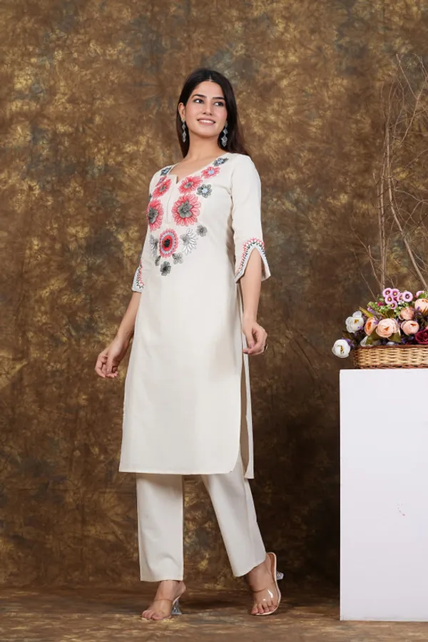 Floral_Embroidered_Cotton_Kurta_Set