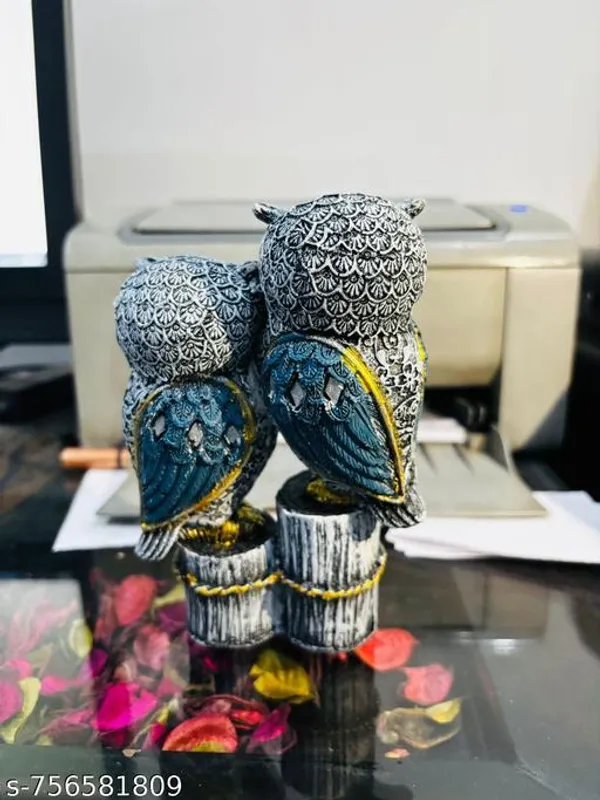 Decorative_Owl_Figurine_Set_For_Home_Decor_Handcrafted_Resin_Sculpture_For_Living_Room_Or_Office