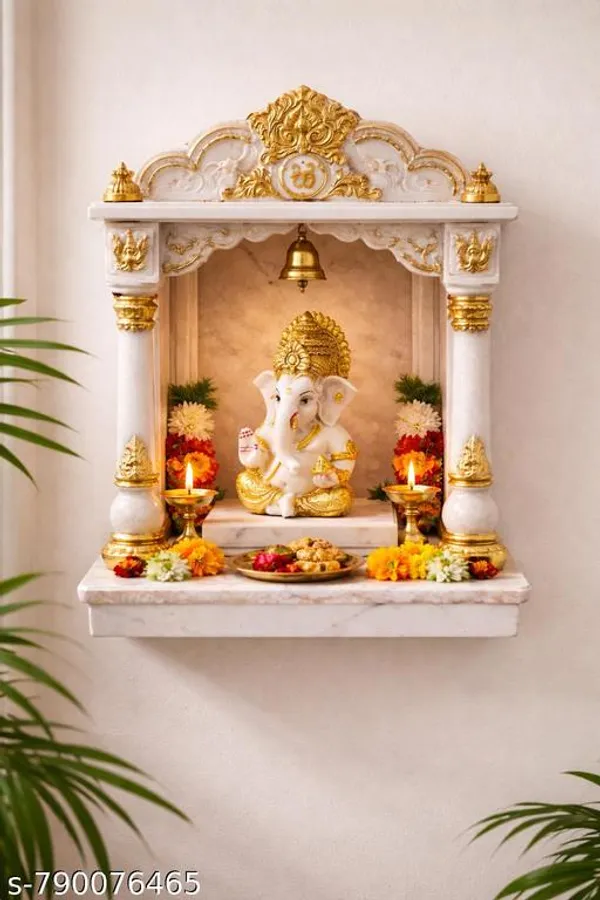 Decorative_Ganesha_Idol_With_Gold_Detailing_For_Home_Office_And_Festive_Decor