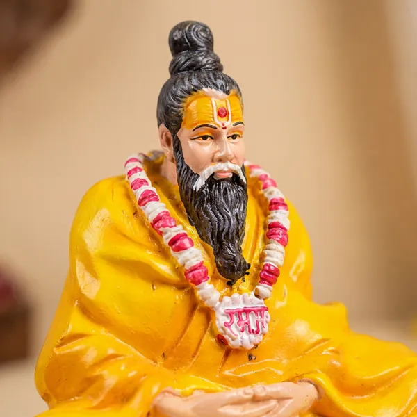 Divine_Premanand_Maharaj_Idol_For_Home_Decor_And_Spiritual_Space
