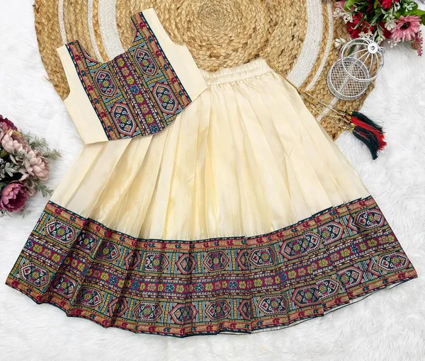 Kids_South_Indian_Traditional_Pattu_Pavadai_Silk_Blend_Readymade_Lehenga_Choli_Dress_For_Girls