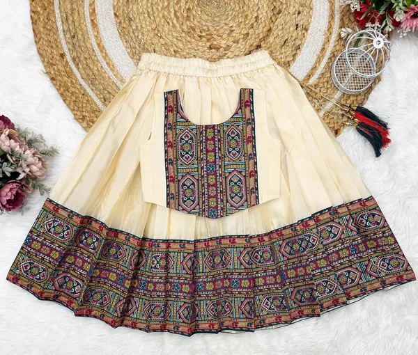 Kids_South_Indian_Traditional_Pattu_Pavadai_Silk_Blend_Readymade_Lehenga_Choli_Dress_For_Girls