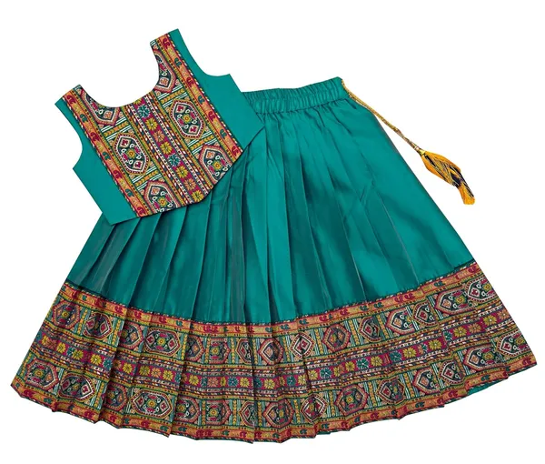 Kids_South_Indian_Traditional_Pattu_Pavadai_Silk_Blend_Readymade_Lehenga_Choli_Dress_For_Girls