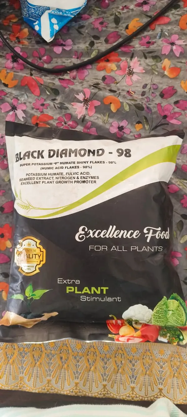 Black_Diamond_98_Super_Potassium_Humate_Shiny_Flakes_Plant_Growth_Promoter_1_Kg