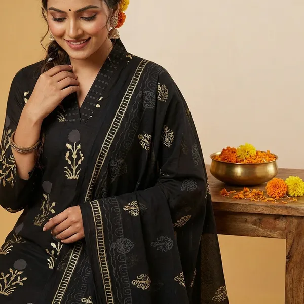 Black_Mul_Cotton_Suit_Set_For_Women-(KURTI_+_PANT_+_DUPATTA)