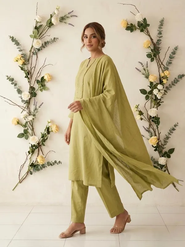 Green_Mul_Cotton_Kurta_Pajama_Set_For_Women-(KURTI+PANT+DUPATTA)