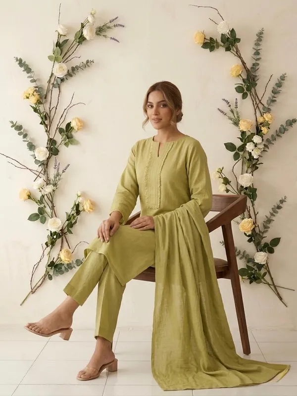 Green_Mul_Cotton_Kurta_Pajama_Set_For_Women-(KURTI+PANT+DUPATTA)