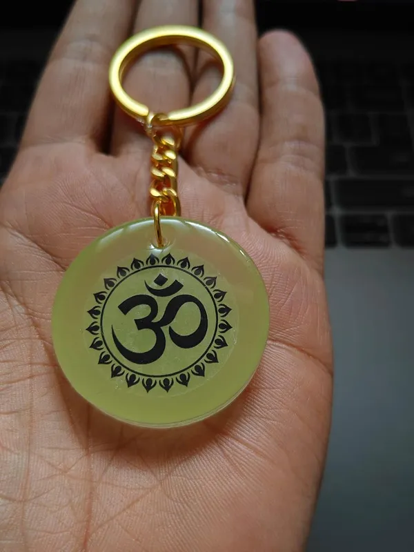 Green_Resin_Aum_Symbol_Keychain