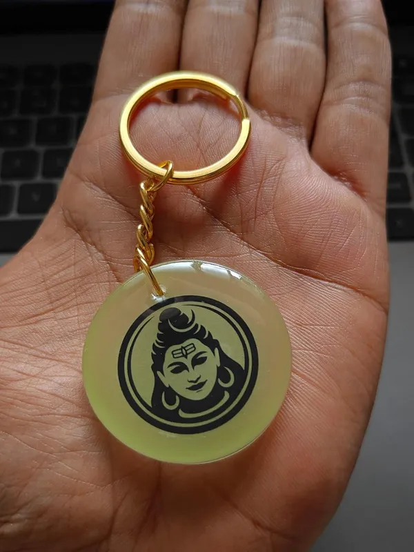 Green_Resin_Keychain_With_Chain