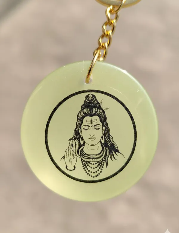 Green_Resin_Keychain_With_Chain