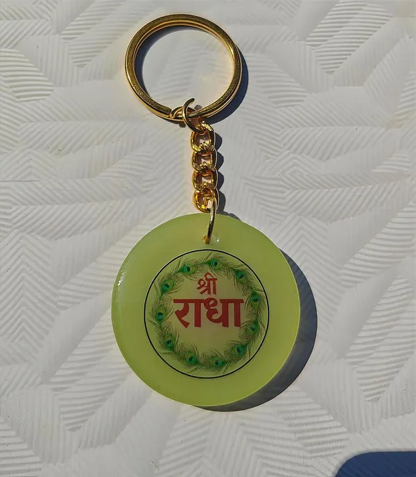 Green_Resin_Keychain_With_Spiritual_Design
