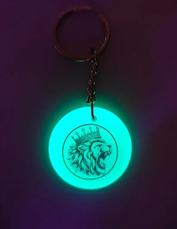 Blue_Resin_Lion_King_Glow_In_The_Dark_Keychain
