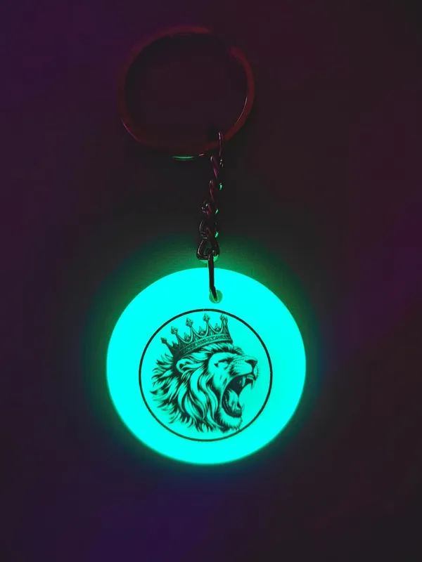 Blue_Resin_Lion_King_Glow_In_The_Dark_Keychain