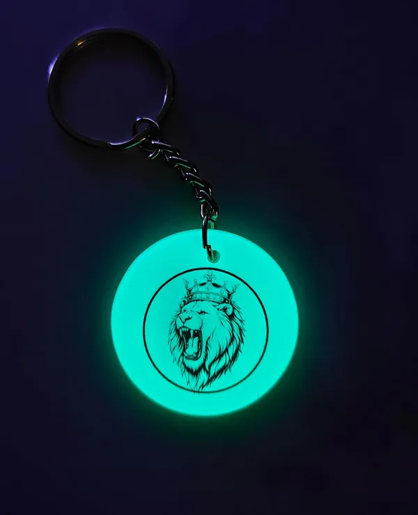 Blue_Resin_Lion_King_Glow_In_The_Dark_Keychain