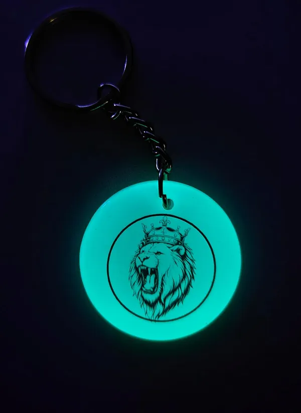 Blue_Resin_Lion_King_Glow_In_The_Dark_Keychain