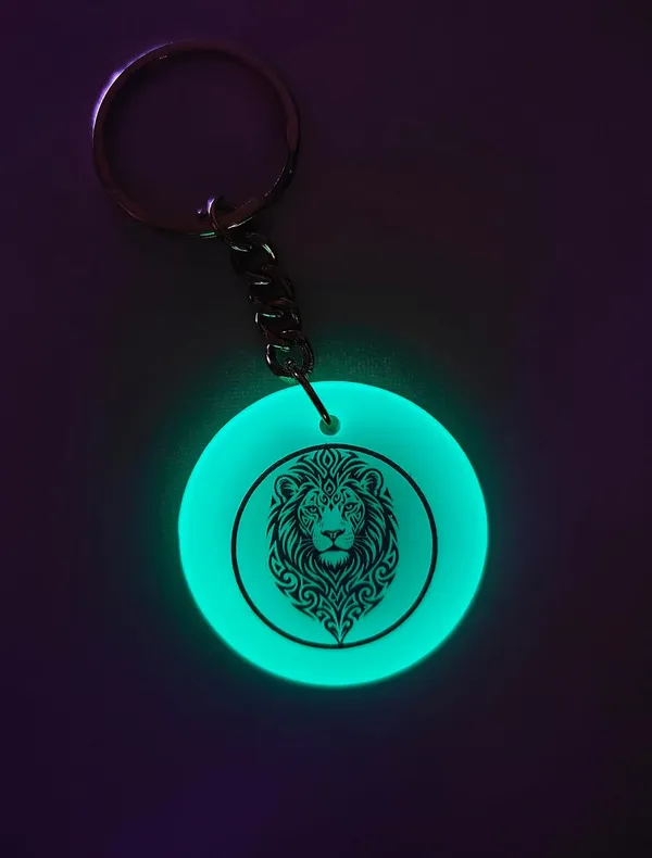 Blue_Resin_Lion_Face_Glow_In_The_Dark_Keychain