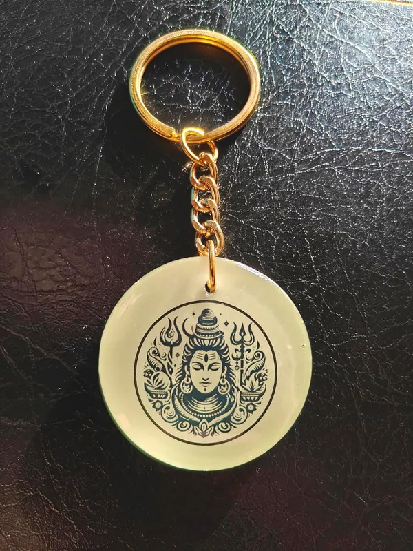Green_Resin_Keychain_With_Chain