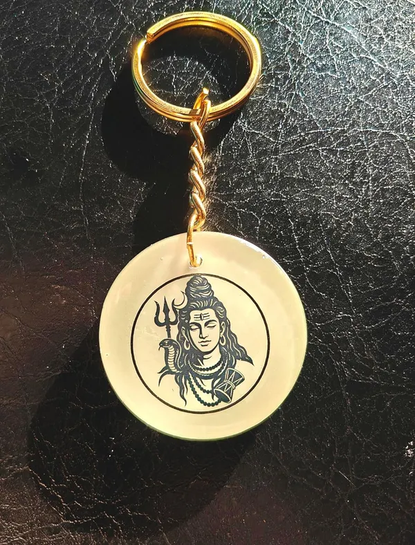Green_Resin_Keychain_With_Chain