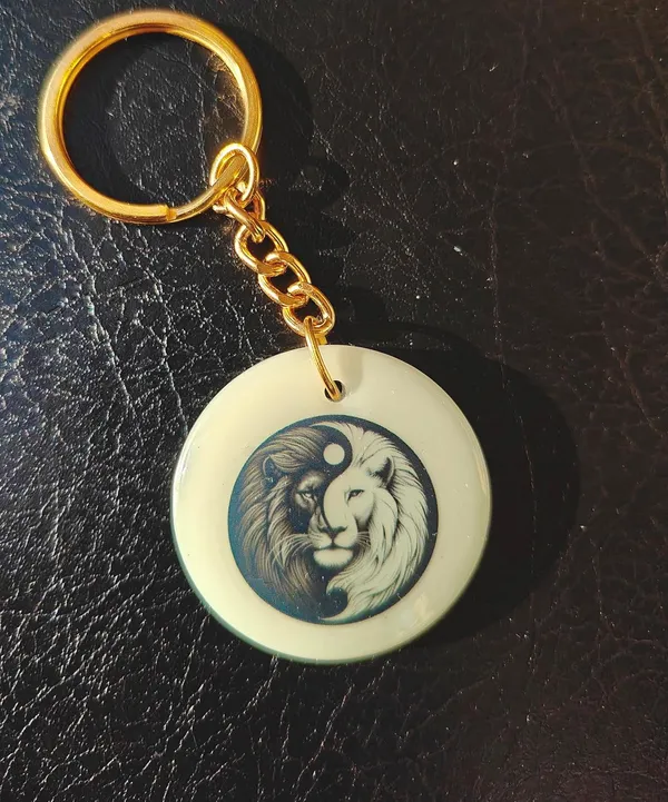 Blue_Resin_Glow_In_The_Dark_Keychain