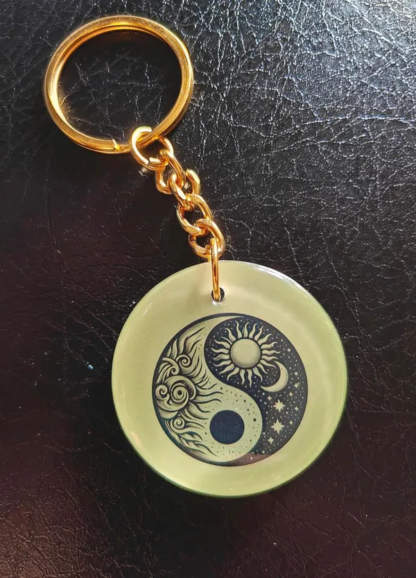 Green_Resin_Glow_In_The_Dark_Keychain